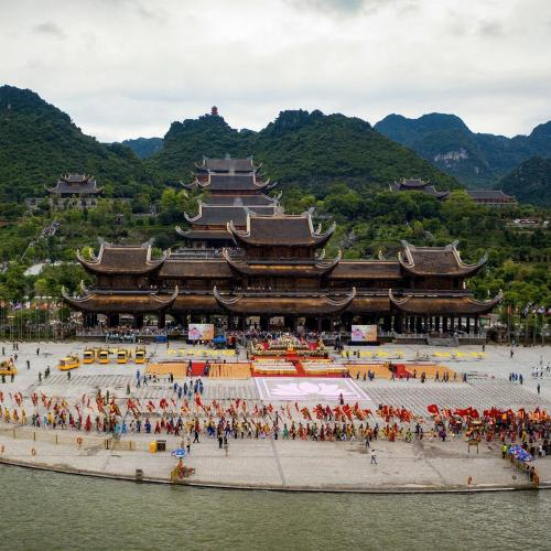 Lễ Hội Chùa Tam Chúc